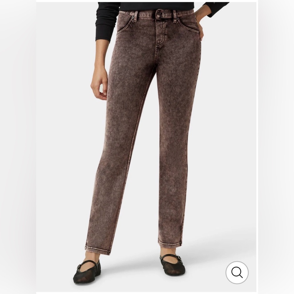 HUE Women's Straight Leg Jeans in Washed Brown